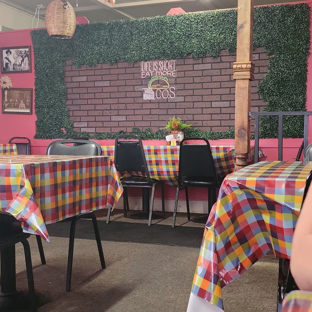 Fortunatos Mexican Restaurant - Nice decorating wall - Mexican Near Me - Kirby, Texas Fortunatos Mexican Restaurant - Nice decorating wall - Mexican Near Me - Kirby, Texas