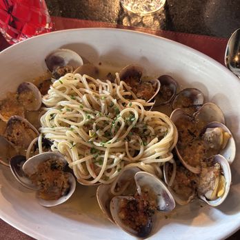 Red Ash - Spaghettini Vongole - Italian Near Me - Austin, Texas