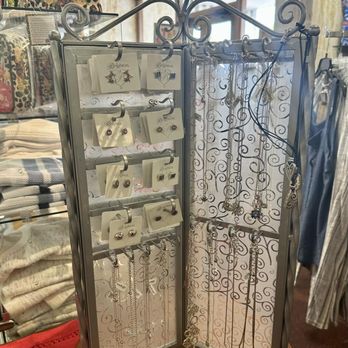 Libins - Formal Wear Near Me - Kalamazoo, Michigan