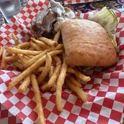 The Baum Shelter - Bacon cheeseburger.