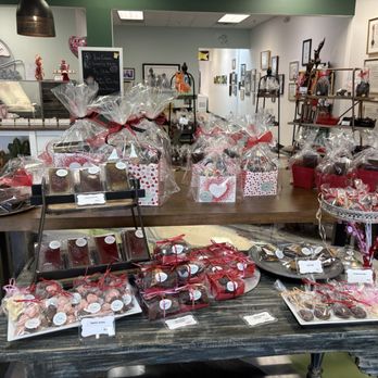 Elizabeth Moore Chocolates - Valentines Day Specials - Chocolatiers & Shops Near Me - Pelham, Alabama