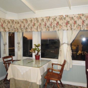 Rose Hill Retreat - There are beautiful views of the Texas Hill Country from our cottage. - Bed & Breakfast Near Me - Stonewall, Texas Rose Hill Retreat - There are beautiful views of the Texas Hill Country from our cottage. - Bed & Breakfast Near Me - Stonewall, Texas
