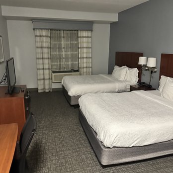Courtyard by Marriott Raleigh Crabtree Valley - 2 Queen - Hotels Near Me - Raleigh, North Carolina