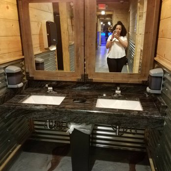 Seafood Shake - Restroom sinks....outside the restroom. - Seafood Near Me - Cleveland, Ohio
