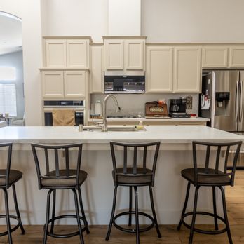 Coast Design & Build Houston - a kitchen with a center island - General Contractors Near Me - Houston, Texas Coast Design & Build Houston - a kitchen with a center island - General Contractors Near Me - Houston, Texas