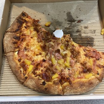 Palo Mesa Pizza - Burnt on the edge! Soggy on the inside - Pizza Near Me - Arroyo Grande, California