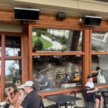Erewhon - Outdoor seating - Grocery Near Me - Thousand Oaks, California Erewhon - Outdoor seating - Grocery Near Me - Thousand Oaks, California
