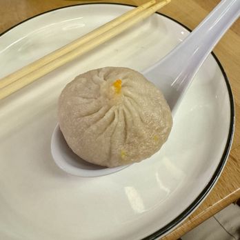 Dimsum Garden - Shrimp and pork xialong bao or soupy bun - Dim Sum Near Me - New York, New York Dimsum Garden - Shrimp and pork xialong bao or soupy bun - Dim Sum Near Me - New York, New York