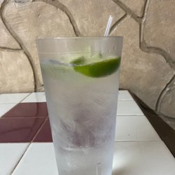 3 Charritos Mexican Restaraunt - Agua con limon