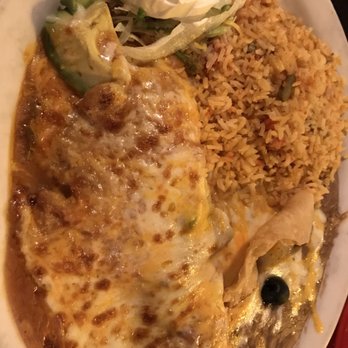 Mucho Mas - Avocado omelette w rice and beans - Mexican Near Me - Los Angeles, California Mucho Mas - Avocado omelette w rice and beans - Mexican Near Me - Los Angeles, California