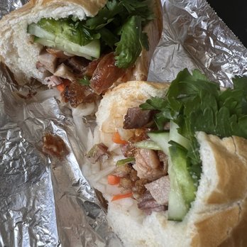 Le’s Banh Mi - Roast pork banh mi - Cafes Near Me - Honolulu, Hawaii
