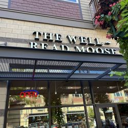 The Well Read Moose - Outside