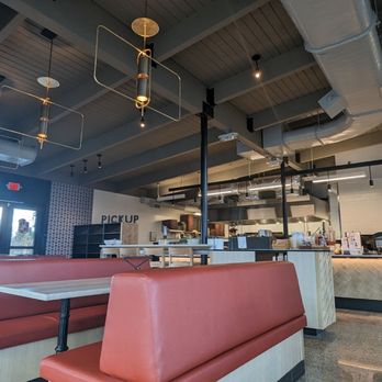 Pagliacci Pizza - Open kitchen - Pizza Near Me - Bellevue, Washington