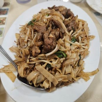 Mei Sum Dim Sum - Dry look fun noodle with beef - Dim Sum Near Me - Honolulu, Hawaii Mei Sum Dim Sum - Dry look fun noodle with beef - Dim Sum Near Me - Honolulu, Hawaii