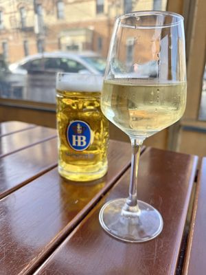 Max Bratwurst und Bier by null