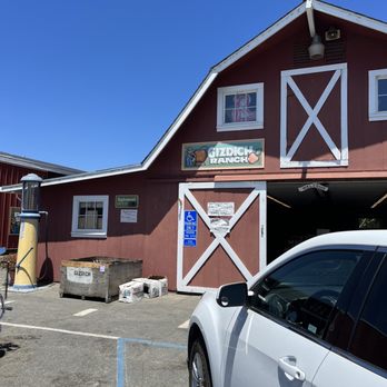 Gizdich Ranch - Ranch store to take things home with you when you visit - Bakeries Near Me - Watsonville, California