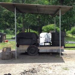 Le'Pough's Barbecue - The key to good BBQ is the grill.