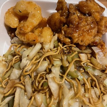 Panda Express - 4-5 pieces of shrimp, a spoon of orange chicken, veggies with chowmein - Chinese Near Me - Chatsworth, California Panda Express - 4-5 pieces of shrimp, a spoon of orange chicken, veggies with chowmein - Chinese Near Me - Chatsworth, California