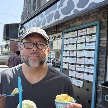 Holy Cow Ice Cream Cafe - Ice Cream & Frozen Yogurt Near Me - Burlington, Massachusetts