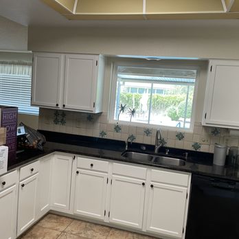 Blue Gator Painting - Interior walls and cabinet painting - Painters Near Me Blue Gator Painting - Interior walls and cabinet painting - Painters Near Me
