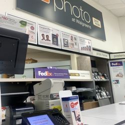 Walgreens - Photo desk