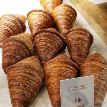 Yann Couvreur - Yann Couvreur: 100% butter croissants, 1.2 Euros - Desserts Near Me - Paris, 01