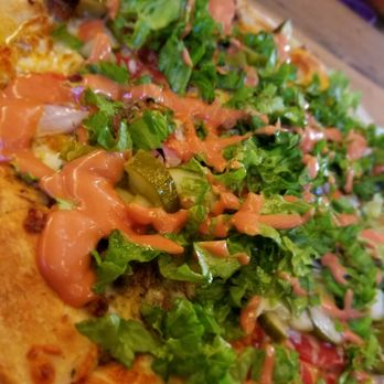 Flatbread Company - Cheeseburger pizza. Oh they topped it with their homemade sauce. - Pizza Near Me - Paia, Hawaii