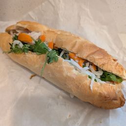 Grilled Chicken Bánh Mì