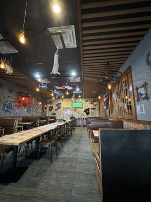 Mr. & Mrs. Crab Juicy Seafood & Bar by null