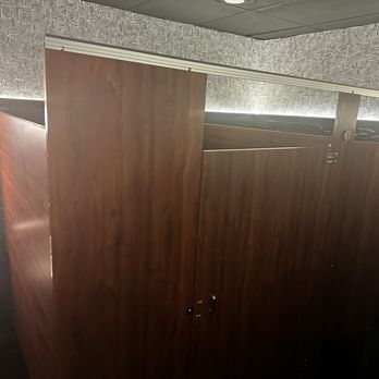 Space Cowboy - Bathroom - Cocktail Bars Near Me - Austin, Texas