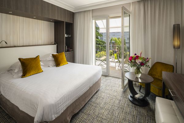 Hotel Canberra (le) by null