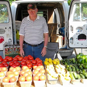 Barnesville Farmers Market - a man standing in front of a van - Farmers Market Near Me - Barnesville, Georgia Barnesville Farmers Market - a man standing in front of a van - Farmers Market Near Me - Barnesville, Georgia