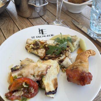 Le Plongeoir - Zucchini fritter on the right - Mediterranean Near Me - Nice, 06