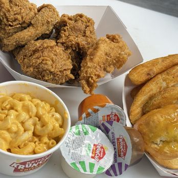 Krispy krunchy Chicken - Chicken Tenders - Chicken Wings Near Me - Milwaukee, Wisconsin