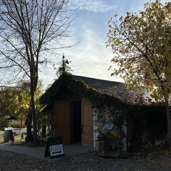 Indian Rock Vineyards - Wine Tasting Room Near Me - Murphys, California Indian Rock Vineyards - Wine Tasting Room Near Me - Murphys, California