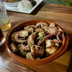 Hola Cuban Kitchen - Pulpo