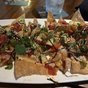 Yard House - Poke Nachos - Bars Near Me - Kansas City, Kansas