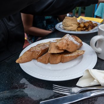 2 Cats Bar Harbor - french toast - Coffee & Tea Near Me - Bar Harbor, Maine