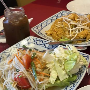 Elephant Cafe - Papaya Salad (Somtum Bangkok style), Pad Thai Noodles with combo seafood - Thai Near Me - Lake Forest, California
