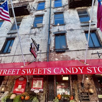 River Street Sweets - Facade - Desserts Near Me - Savannah, Georgia River Street Sweets - Facade - Desserts Near Me - Savannah, Georgia