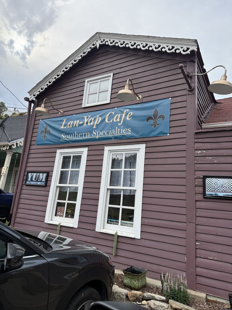 Lan Yap Cafe Logo