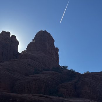 Bell Rock - Bell rock pathway in the morning - Hiking Near Me - Sedona, Arizona