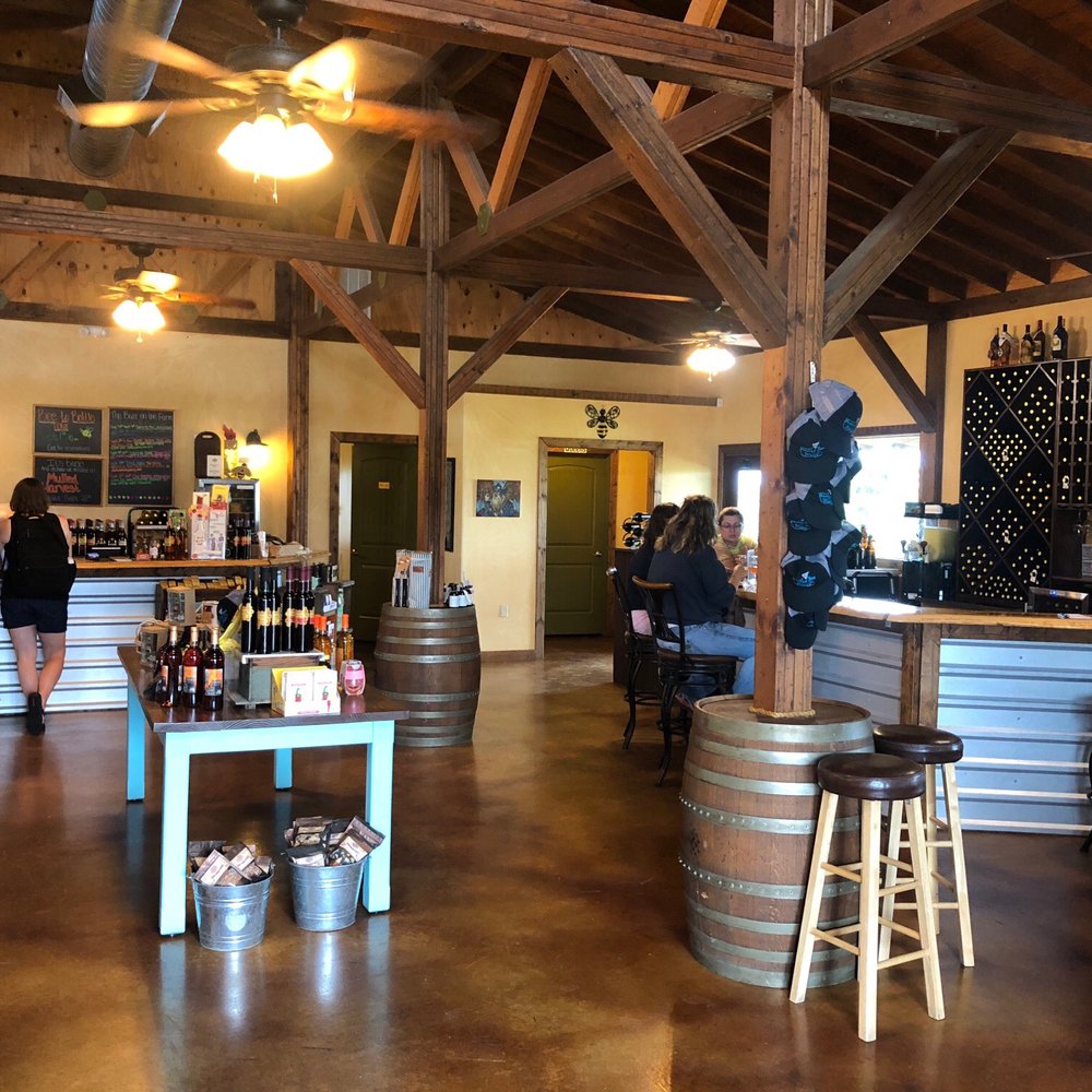 Dancing Bee Winery - Wineries Near Me - Rogers, Texas