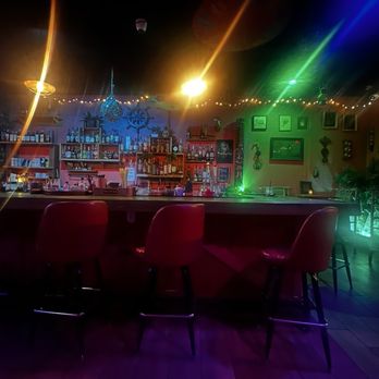 The Tipsy Skipper - Bar Seating - Tiki Bars Near Me - Ocala, Florida