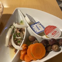 Snack-Bar Restaurante Lourenço - Anchovies olives and picked carrots...