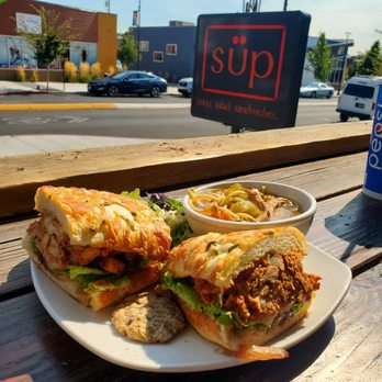 Süp - Barbecue chicken sandwich with chicken noodle soup - Sandwiches Near Me - Reno, Nevada Süp - Barbecue chicken sandwich with chicken noodle soup - Sandwiches Near Me - Reno, Nevada