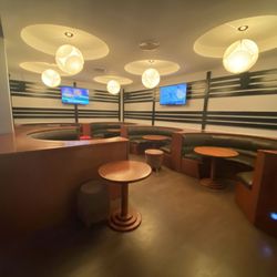 Sports Bar - Booth seating