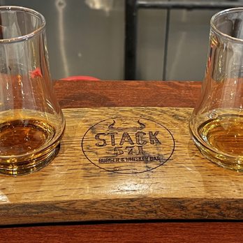 Stack 571 Burger and Whiskey Bar - Kirkland - My whiskey flight - New American Near Me - Kirkland, Washington