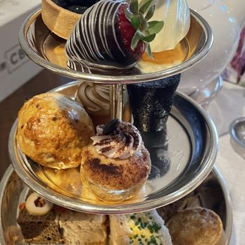 ENTYSE, Wine Bar & Lounge - High tea, scones, chocolate, strawberries, egg, salad, and quiche and more - New American Near Me - McLean, Virginia ENTYSE, Wine Bar & Lounge - High tea, scones, chocolate, strawberries, egg, salad, and quiche and more - New American Near Me - McLean, Virginia