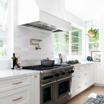 SoHo Construction - Thermador gas range and custom hood - General Contractors Near Me SoHo Construction - Thermador gas range and custom hood - General Contractors Near Me